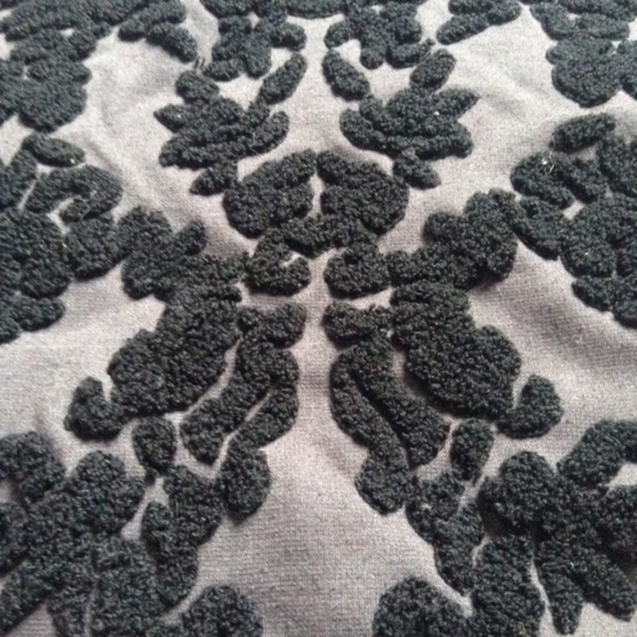 Simply Vera Sweater - Picture 2 of 4